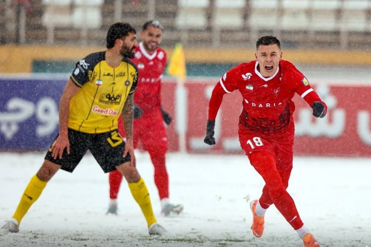 ادامه روند غیرشفاف در استقلال و پرسپولیس/ قرارداد خارجی‌ها چطور نجومی می‌شود؟