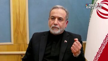 عراقچی: تنگه هرمز باز است / توقف کشتیها بهخاطر ترس شرکتهای بیمه است عراقچی: تنگه هرمز باز است / توقف کشتیها بهخاطر ترس شرکتهای بیمه است