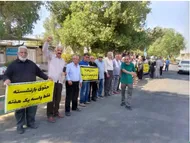 تجمع بازنشستگان تامین اجتماعی در گرمای ۵۰ درجه / معوقات ما را پرداخت کنید + عکس