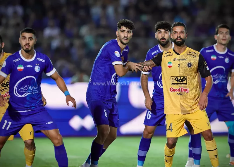 لوزی آهنی استقلال، بدون یک ترک لوزی آهنی استقلال، بدون یک ترک