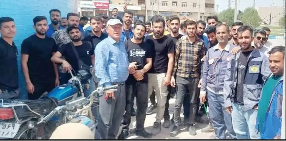 بلاتکلیفی کارگران اخراجی پتروشیمی پتروناد/ مسئولان کاری برای بازگشت به کار صورت ندادند بلاتکلیفی کارگران اخراجی پتروشیمی پتروناد/ مسئولان کاری برای بازگشت به کار صورت ندادند