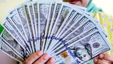 قیمت دلار و انواع ارزها در بازار ۱۷ شهریور ۱۴۰۵/ دلار ۱۳۰۰ تومان گران شد + جدول قیمت دلار و انواع ارزها در بازار ۱۷ شهریور ۱۴۰۵/ دلار ۱۳۰۰ تومان گران شد + جدول