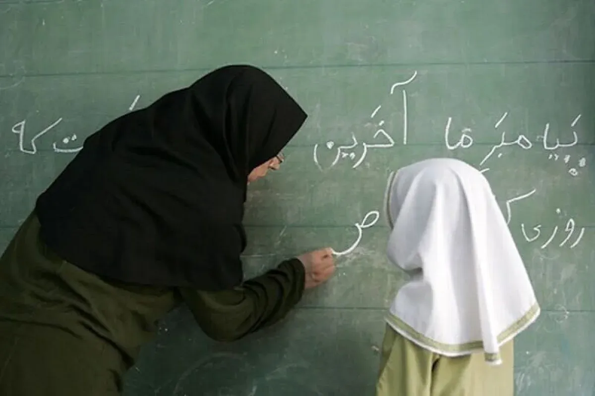 آقای وزیر آموزش و پرورش حقوق ۲۰ میلیون تومانی معلمان شرم آور نیست؟!