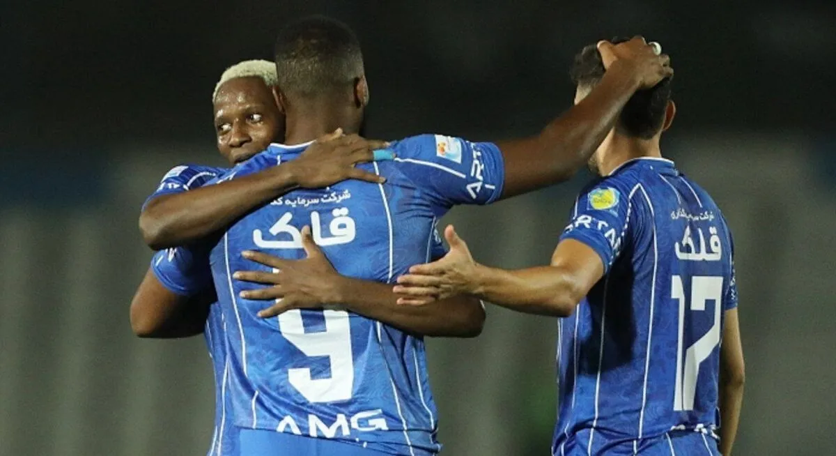 استقلال خیال بازیکنان خارجی اش را راحت کرد