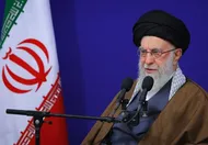 تذکر جدی رهبری انقلاب به سید جواد هاشمی بازیگر معروف : دیگر این کار را نکن